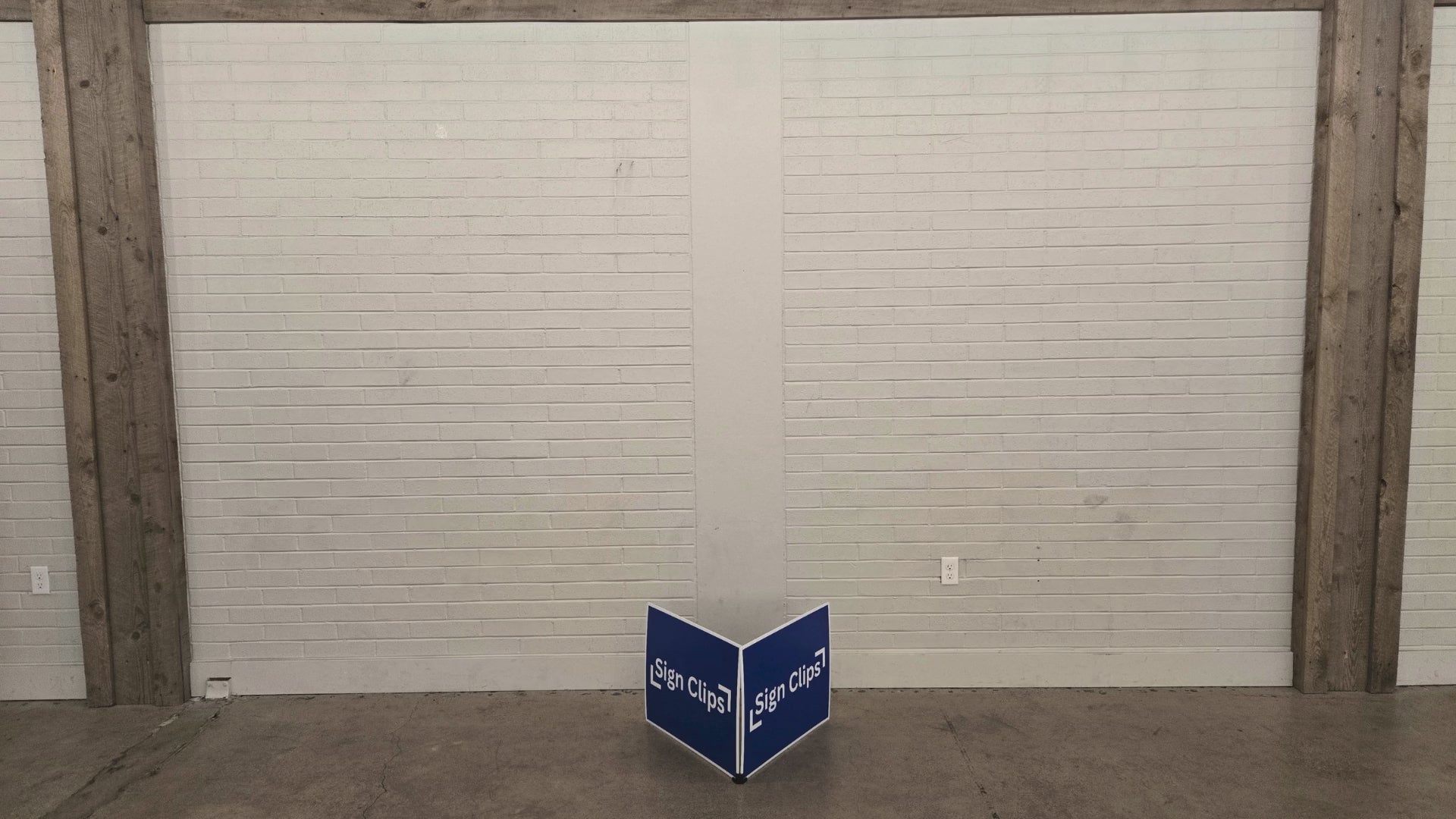 Stop motion video showing a Sign Clip Display Floor Tower being built. 